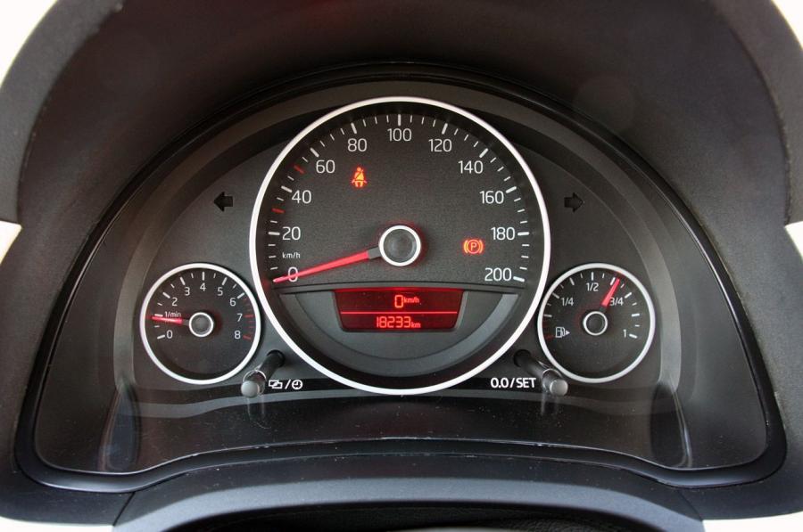  Volkswagen up! 2011 года  (фото 74 из 173)